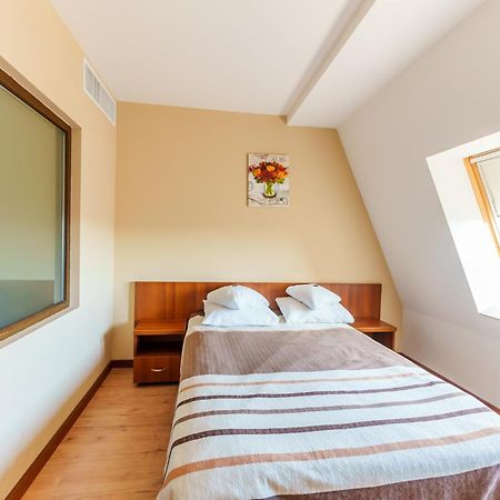 Hotel Crisana أراد المظهر الخارجي الصورة