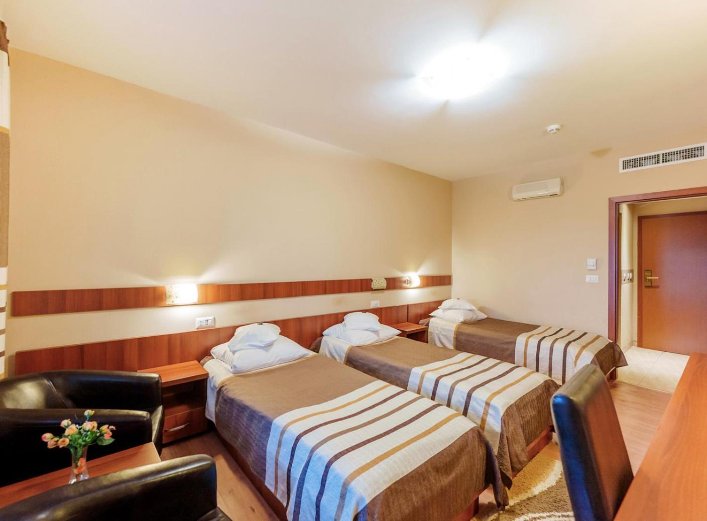 Hotel Crisana أراد المظهر الخارجي الصورة