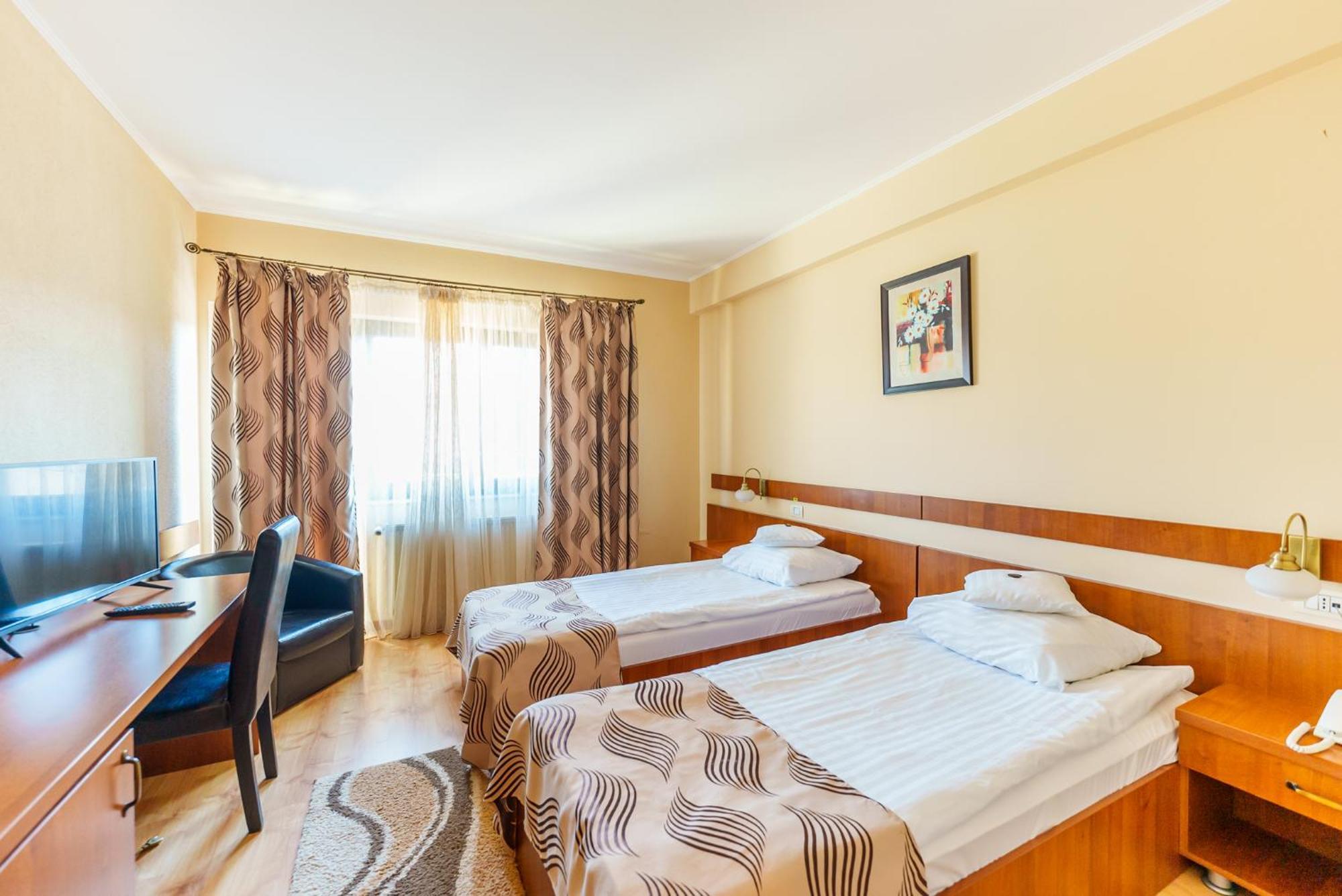 Hotel Crisana أراد المظهر الخارجي الصورة