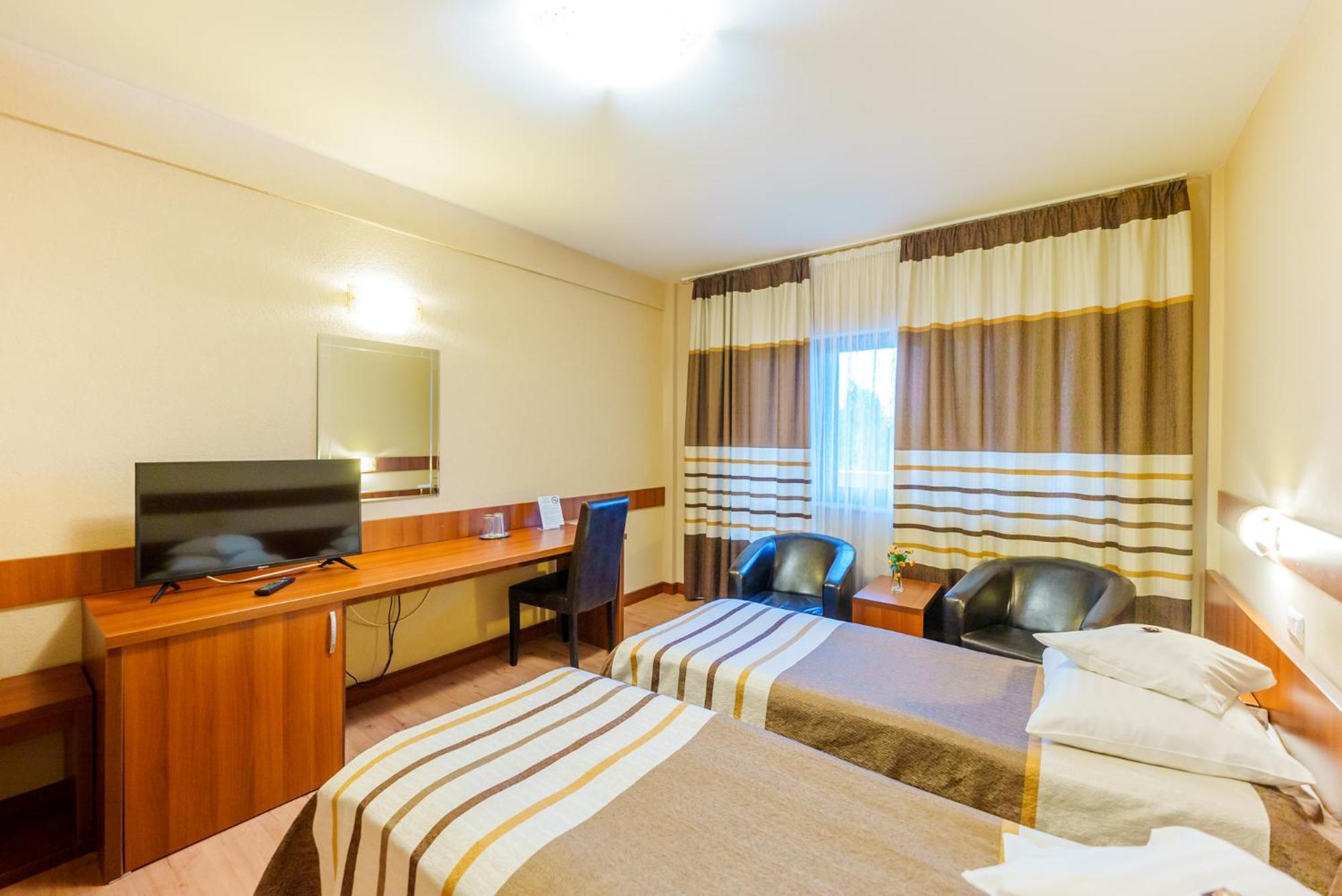 Hotel Crisana أراد المظهر الخارجي الصورة