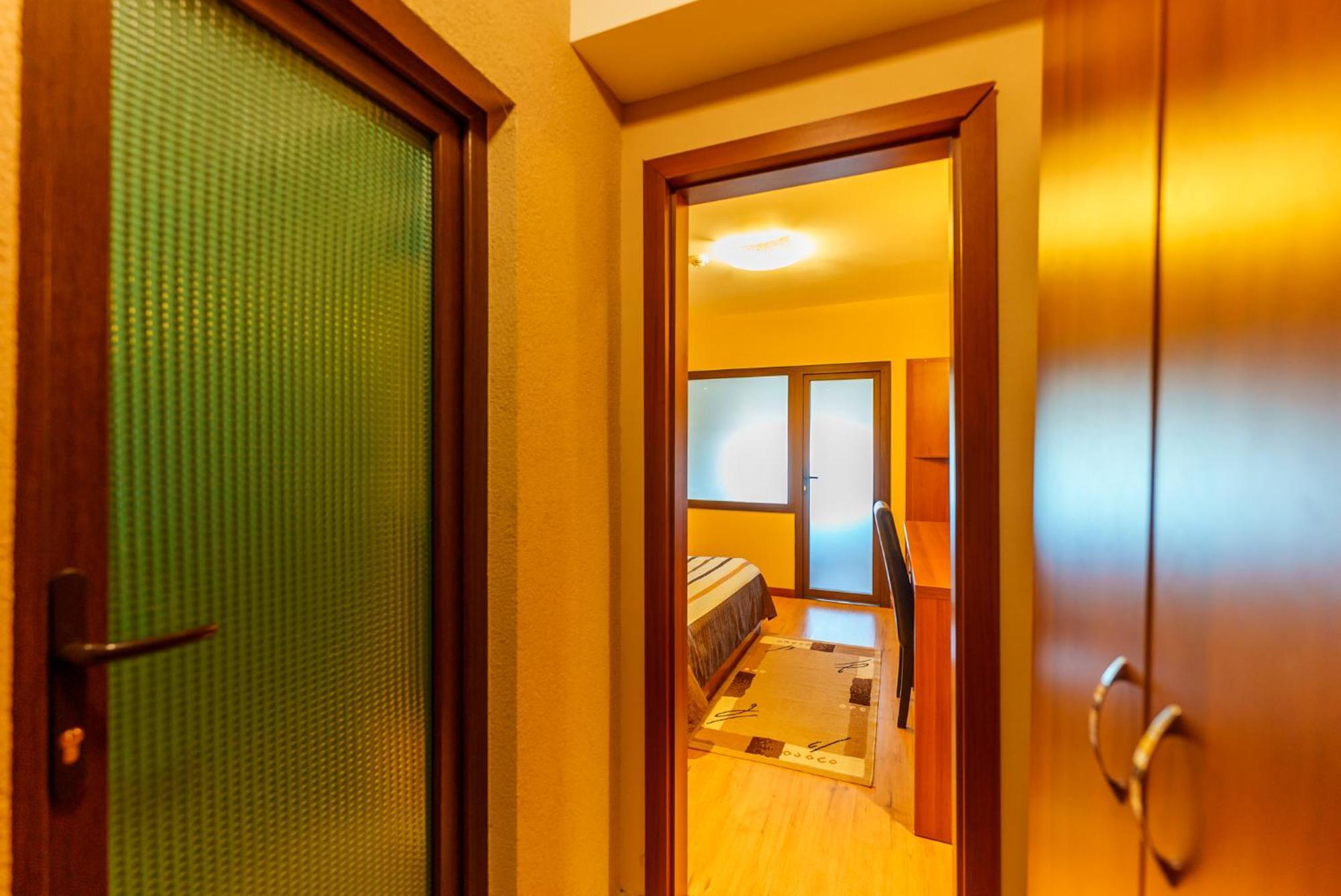 Hotel Crisana أراد المظهر الخارجي الصورة